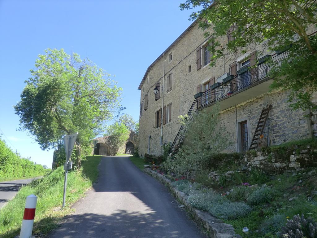 مبيت وإفطار Saint-Jean-dʼAlcapiès Domaine D'Alcapies المظهر الخارجي الصورة
